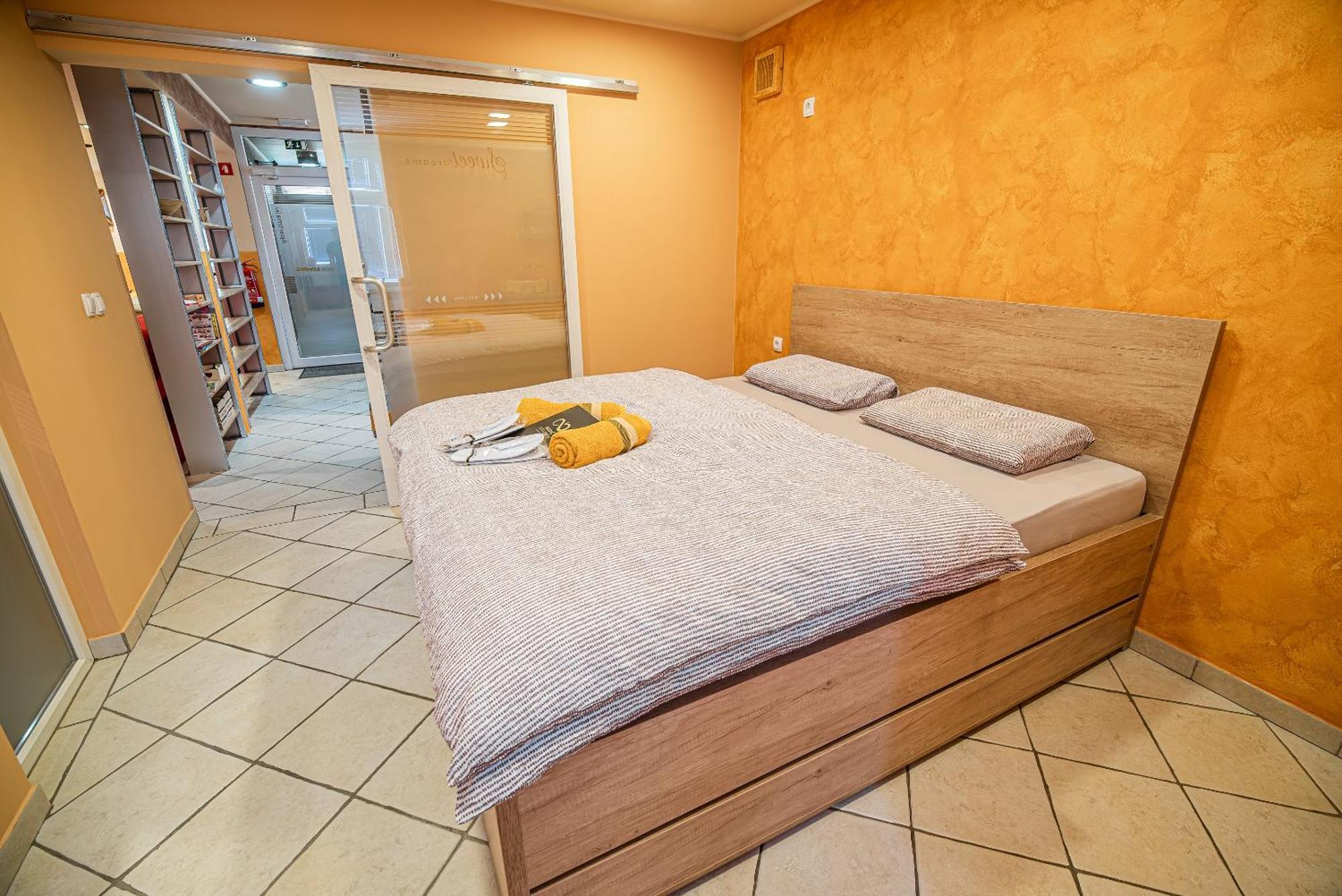Lux Living Apartments Budic Near Terme Catez Brežice Стая снимка