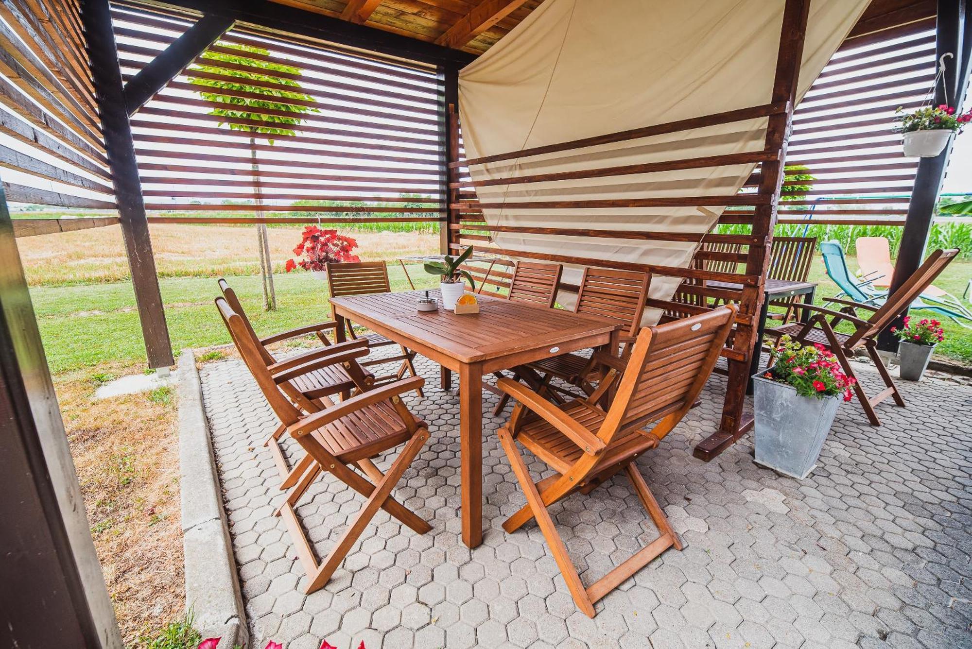 Lux Living Apartments Budic Near Terme Catez Brežice Стая снимка