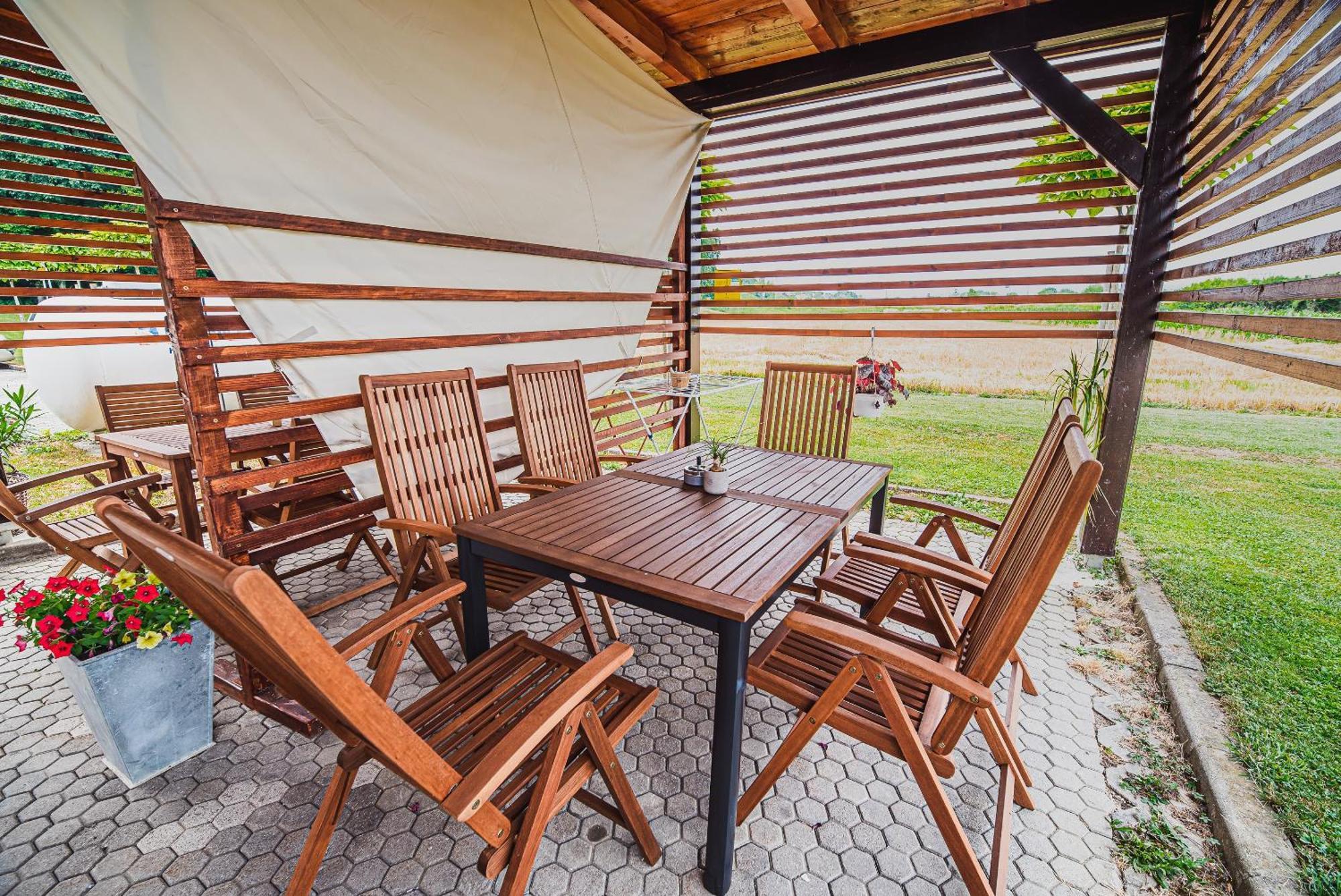 Lux Living Apartments Budic Near Terme Catez Brežice Стая снимка